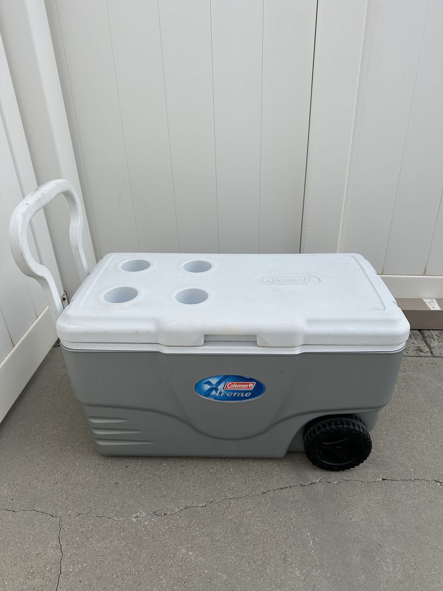 Coleman 62 Xtreme Wheeled Cooler