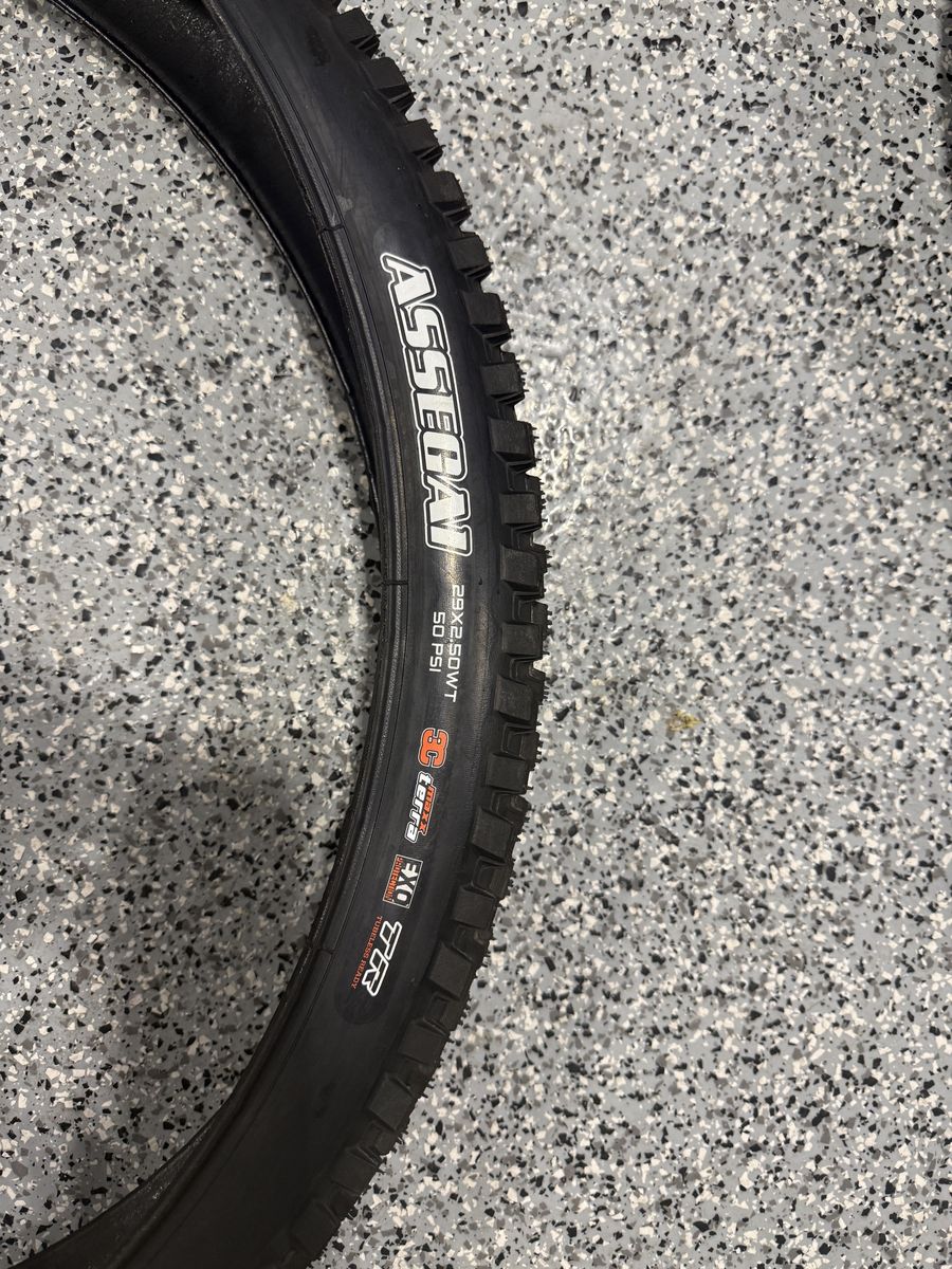 MAXXIS ASSEGAI Tire