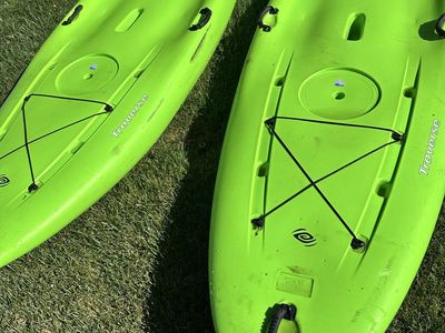 Perception Traverse 9.5 Sit-On-Top Kayaks (Pair) - 9'6" Recreational Kayaks - Bright Green