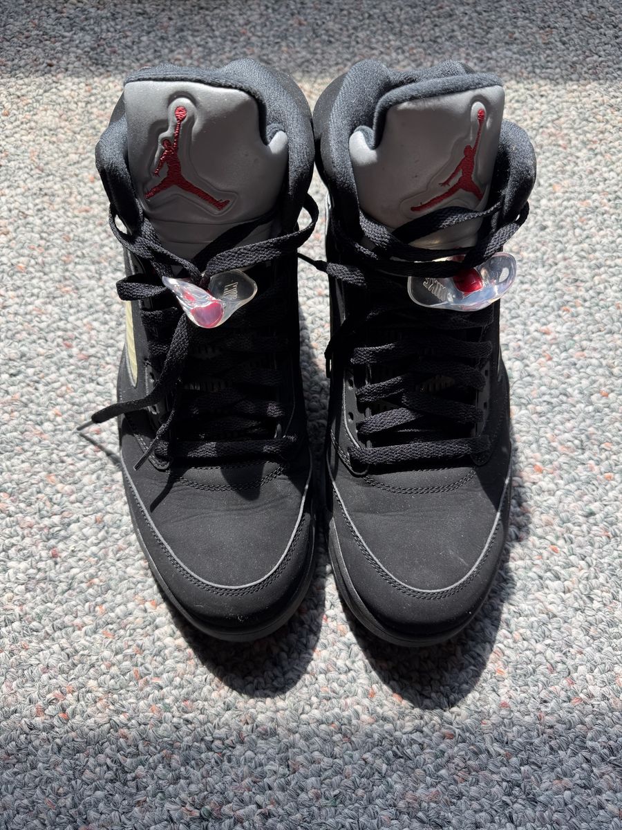2016 Air Jordan Black Metallic 5’s (10.5)