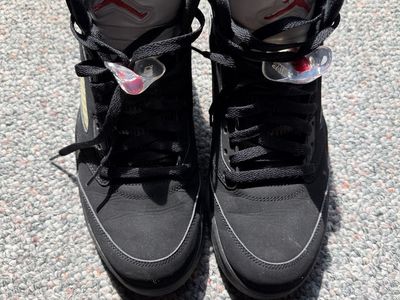 2016 Air Jordan Black Metallic 5’s (10.5)