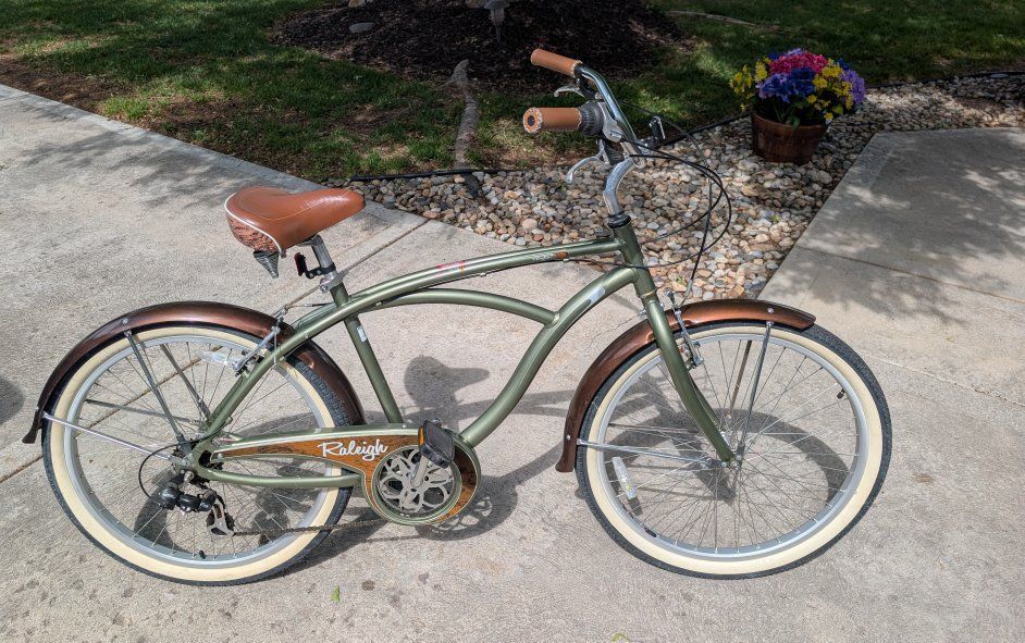 Raleigh Retroglide 26" Cruiser Bike.-7 Speeds