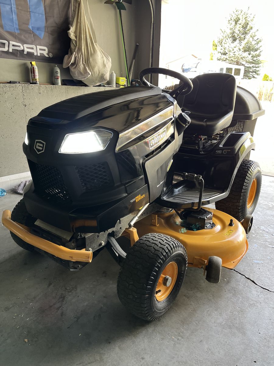 Craftsman T8200 pro Series riding Lawnmower