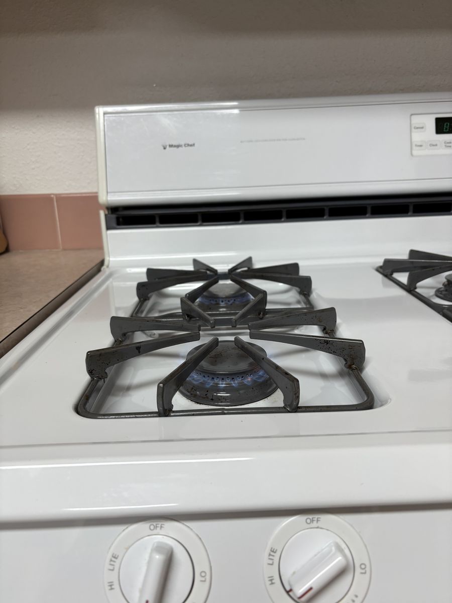 Magic Chef Gas Range