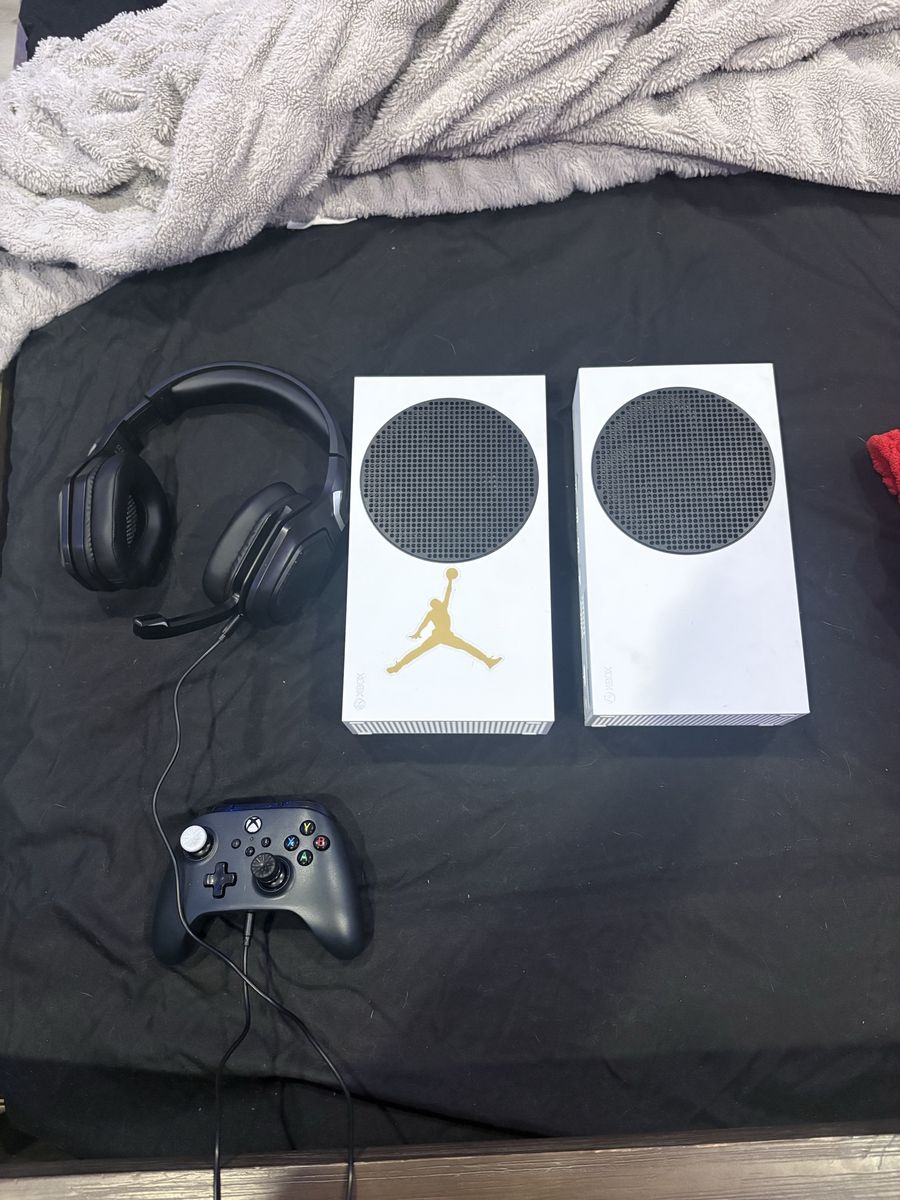 X box series S.  512 GB.
