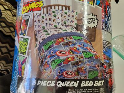 MarvelMarvel Hero comforter 5pc set sz Queen $40