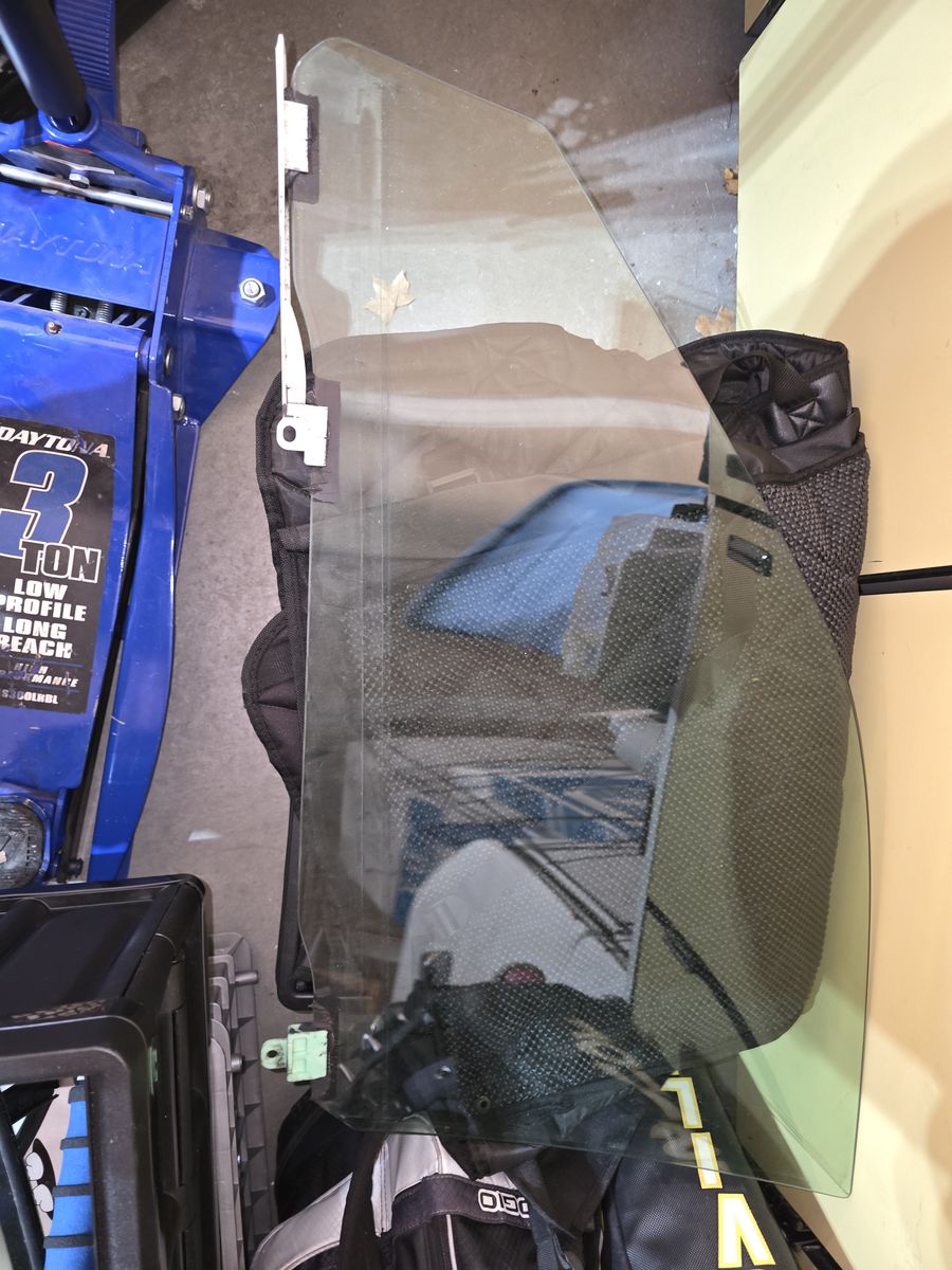 2001-2005 Lexus IS300 windows