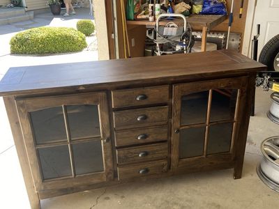 TV Stand/Entertainment Center