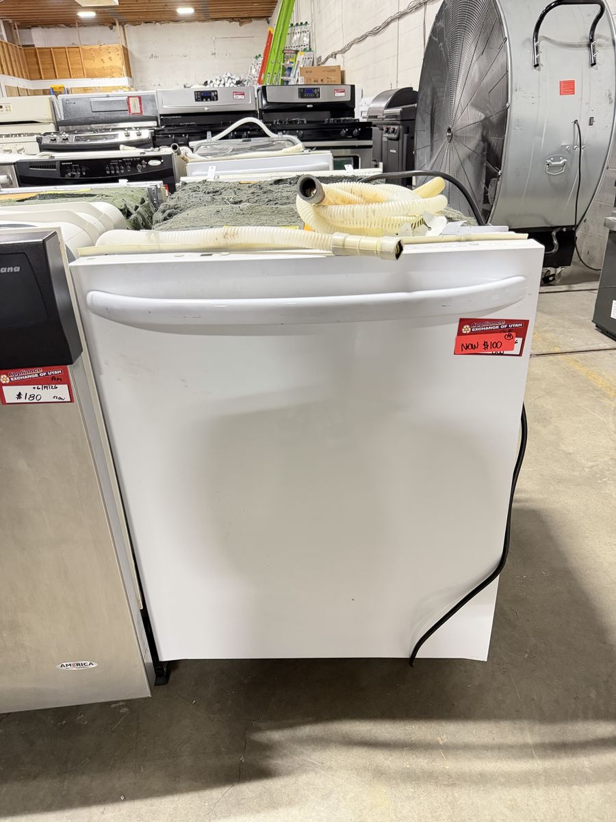 Ge White Built-In Dishwasher 24" Width, Standard Tub, Efficient Cleaning