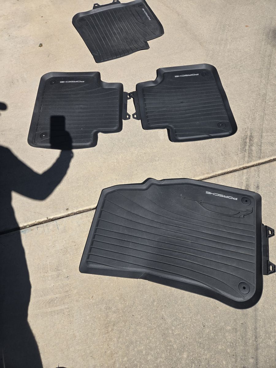 Porsche Cayenne floor mats