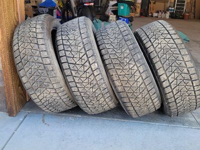 Blizzak DMV2 P255/55R20 107T Winter Tires - Set of 4