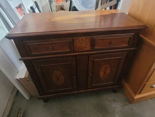 Traditional Wood Buffet Credenza with Decorative Inlay and Drawers