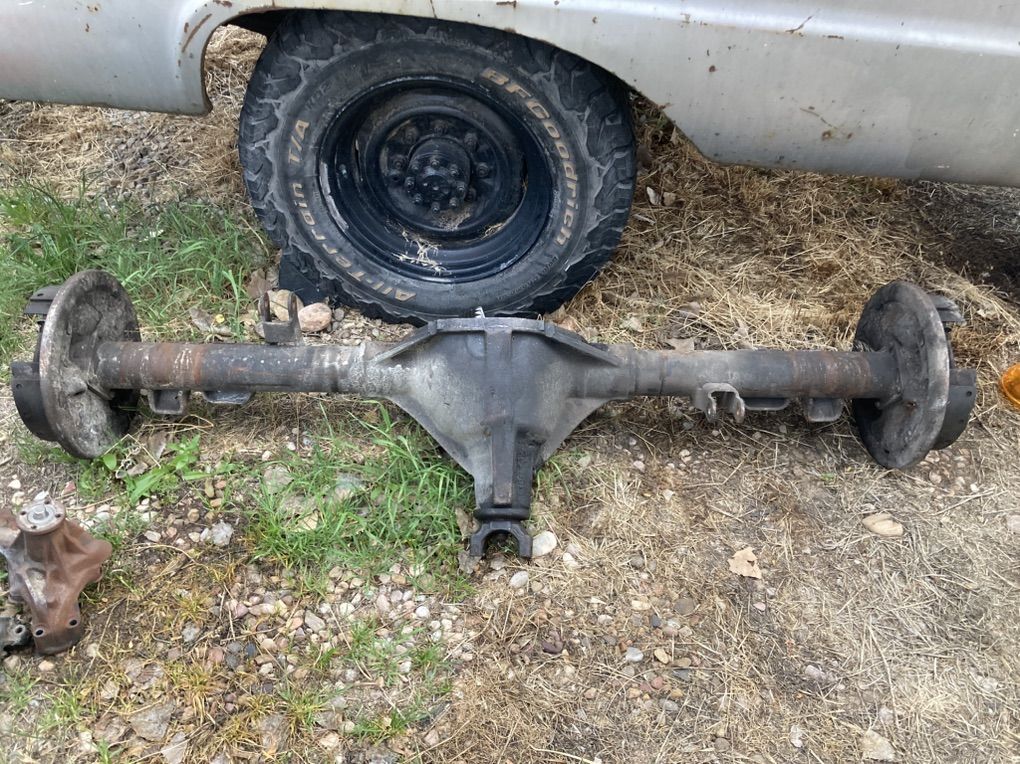 1997 Chevrolet chevy chev 14 bolt semi floating axle 6 lug 3.73 gears