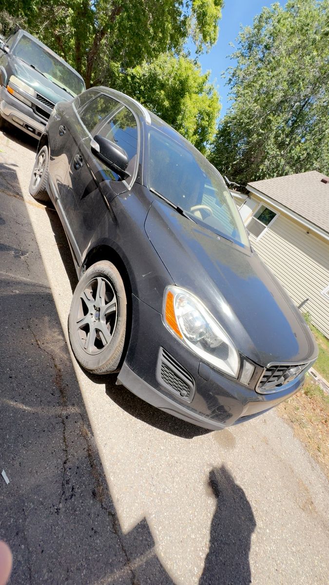 2013 Volvo XC60 T6 R-Design Platinum