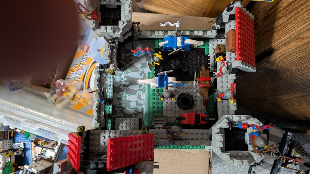 Vintage LEGO set 6086: Black Knight's Castle