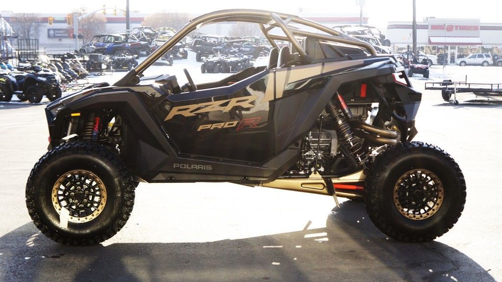 Main image 6