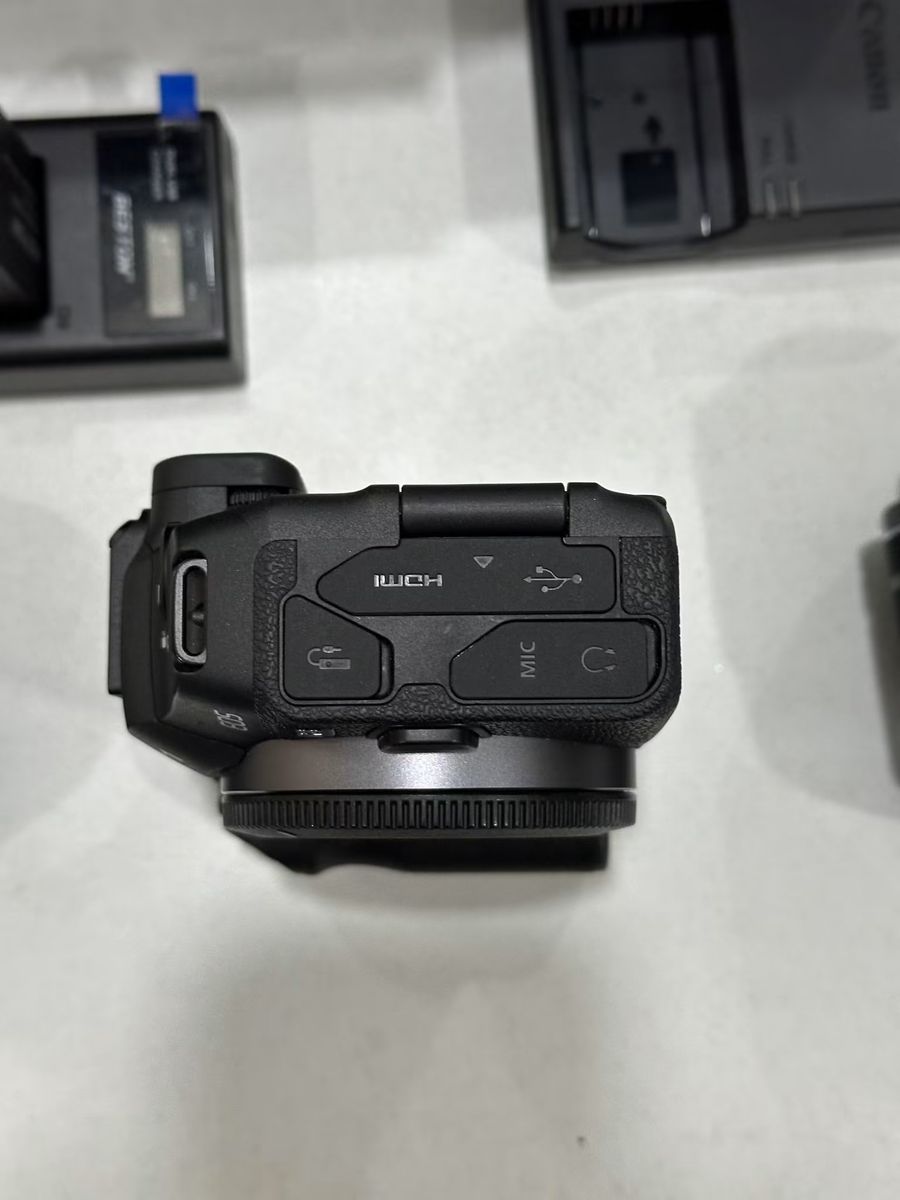 Canon r8, rf35