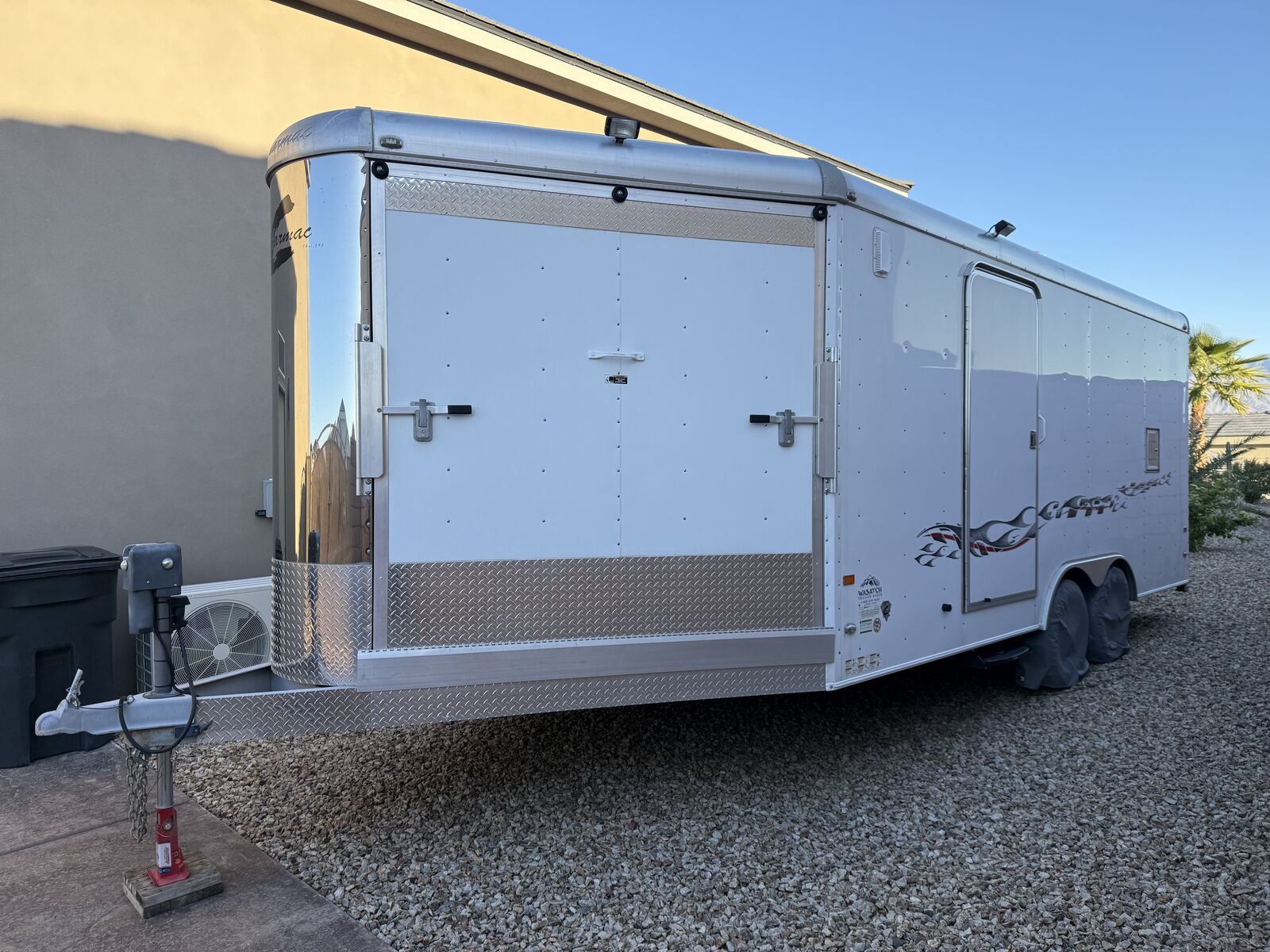 24’ V-Nose Enclosed Trailer