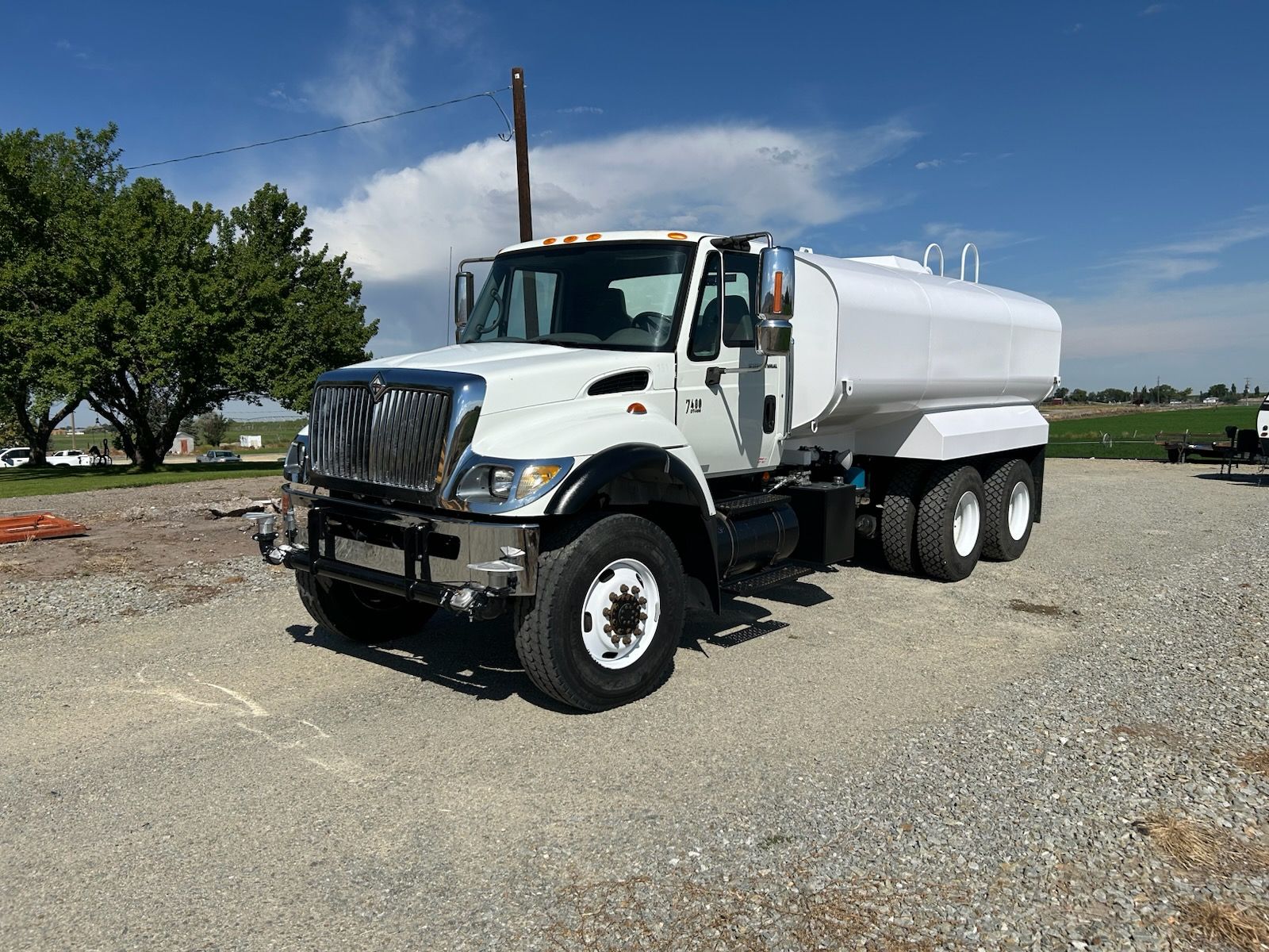 2006 International 6x6 water truck