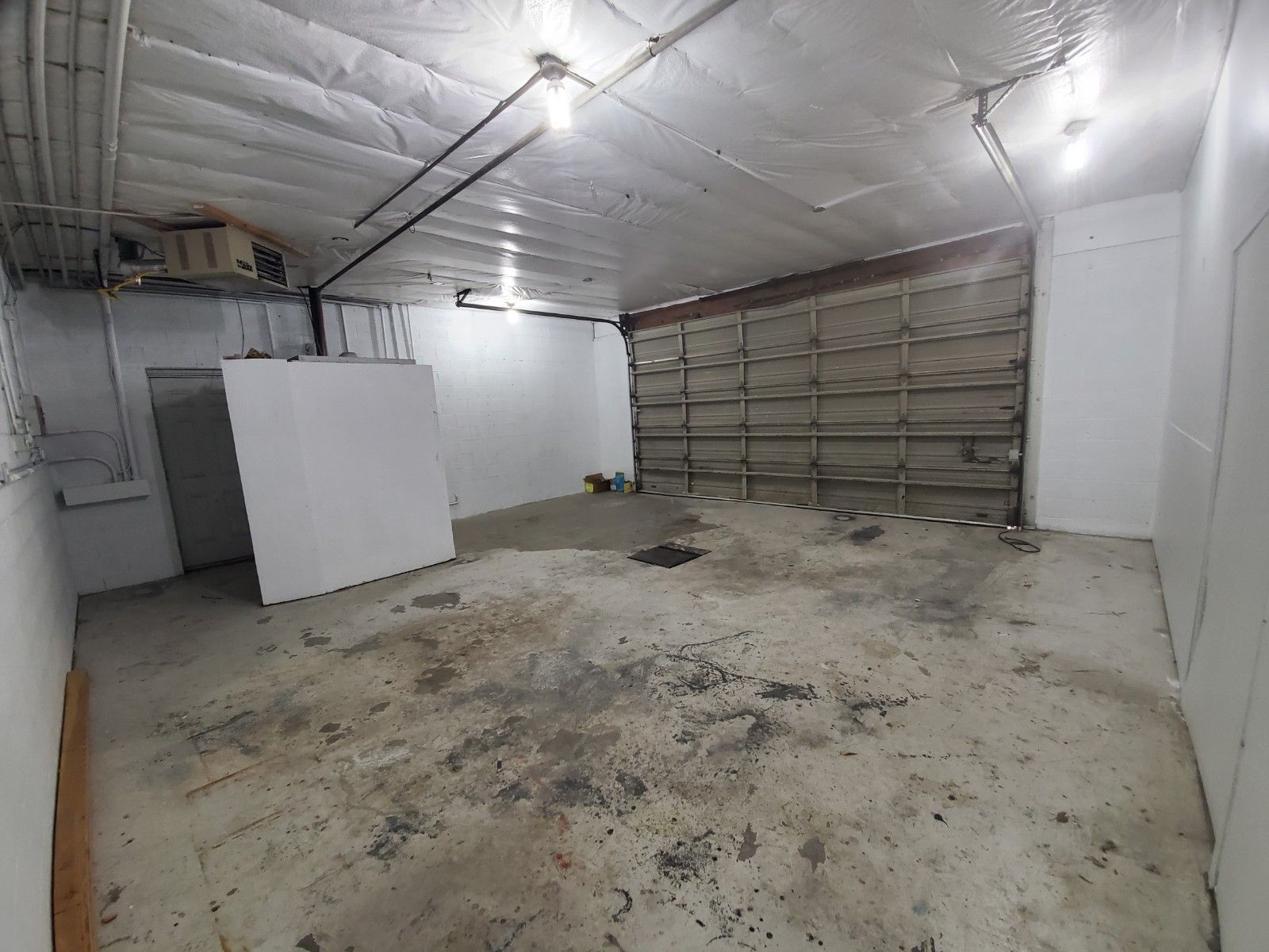 Main image 3