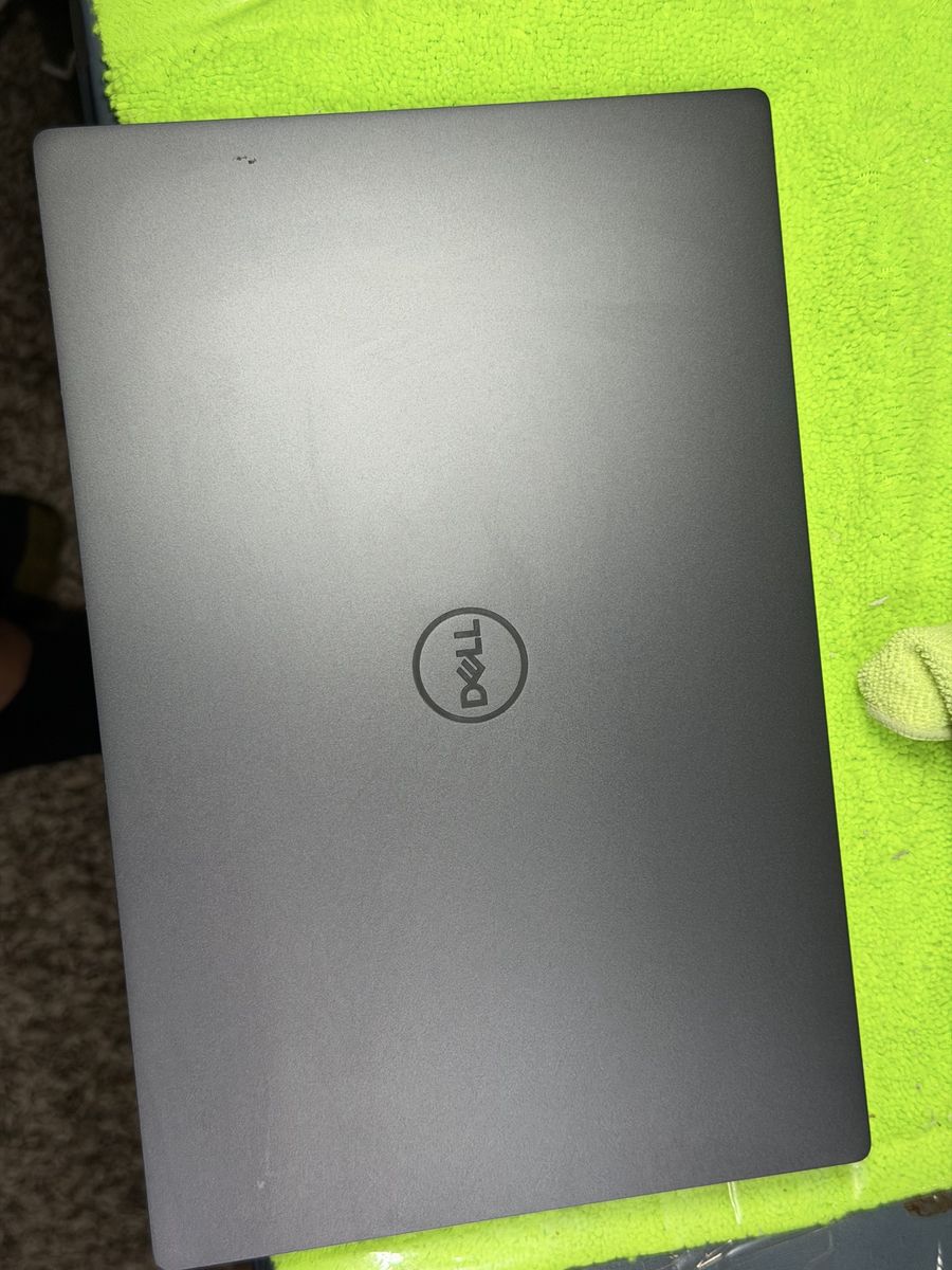 Dell xps 13" ultra 7 , 32gb 512gb like new 