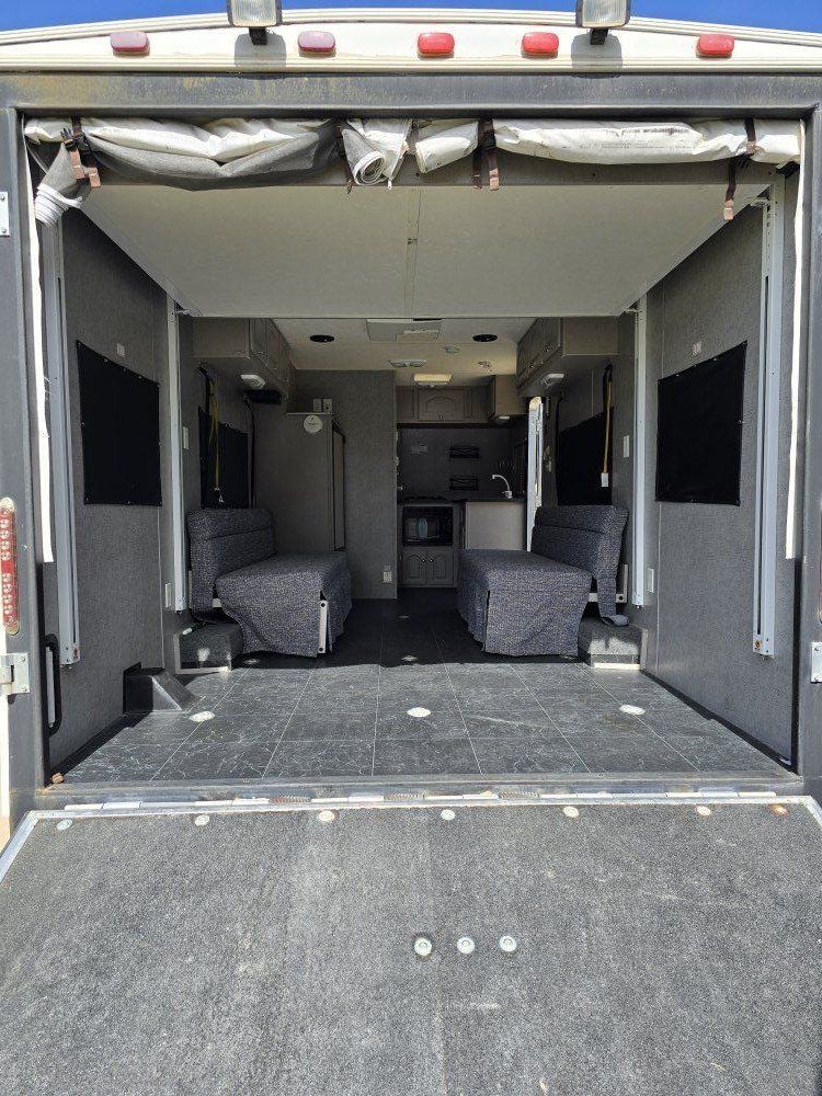 Main image 6