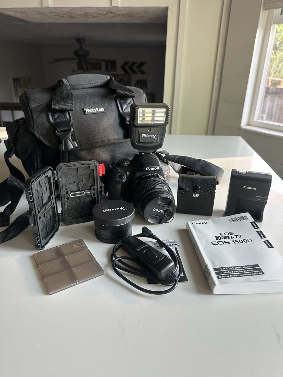 Canon rebel EOS T7 mega bundle