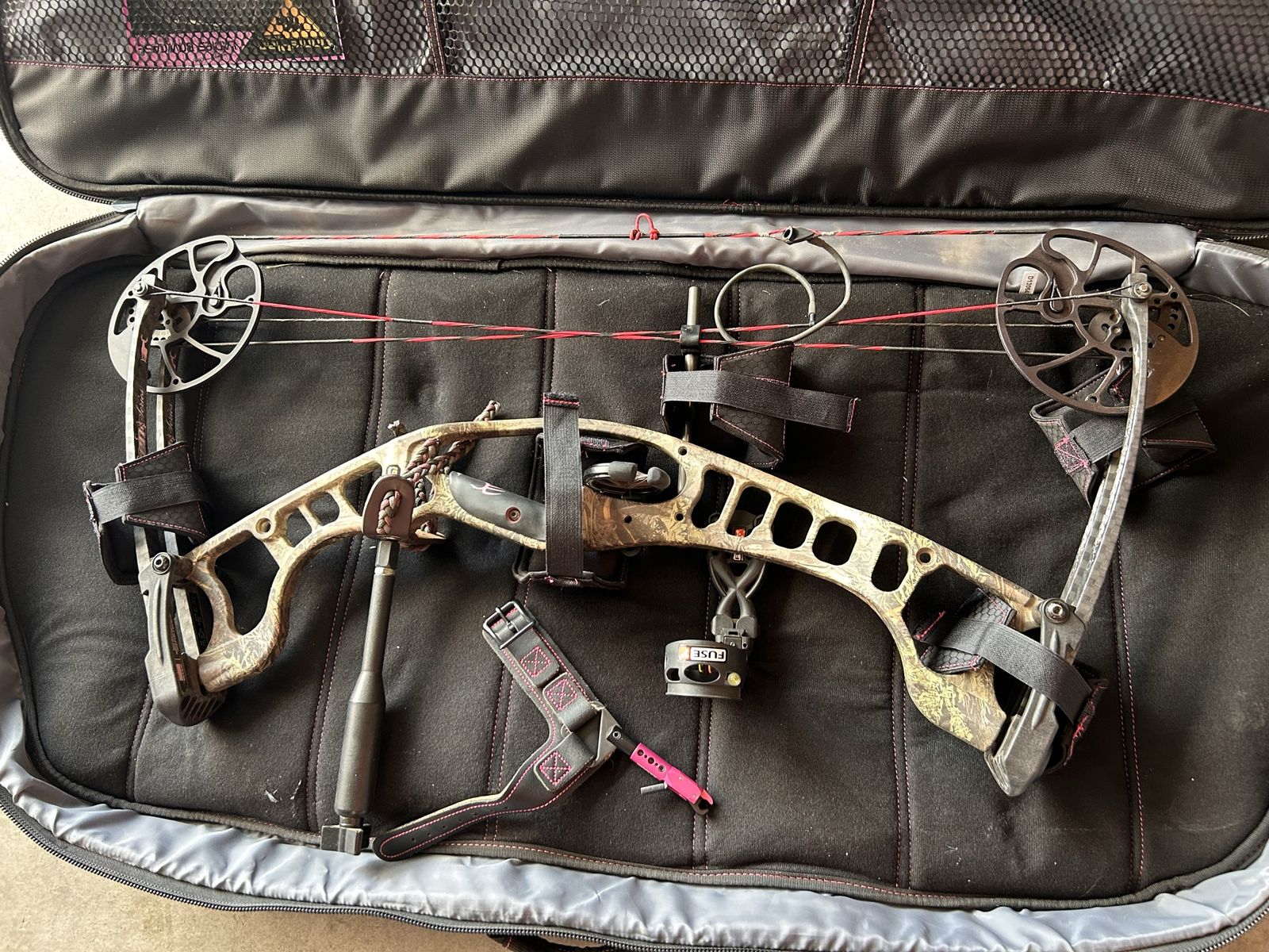 Hoyt Vixen Series Compound Bow - Camo left Handed Archery Package w/ Case & Stabilizer