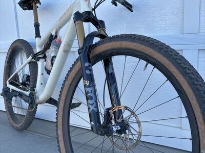2023 Specialized Epic Evo Pro (Medium)