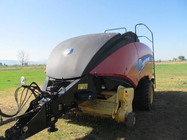 New Holland 340 Big Baler