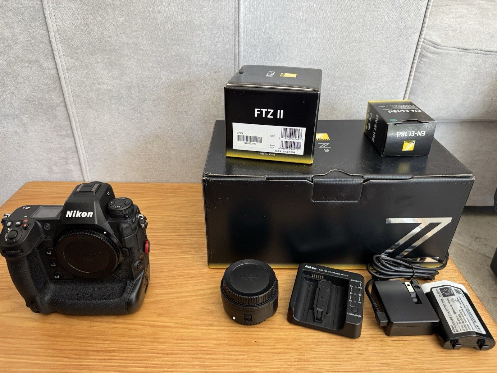 Nikon Z9 Mirrorless Camera Body Z, FTZ II Adapter 2x Batteries, 2x memory cards