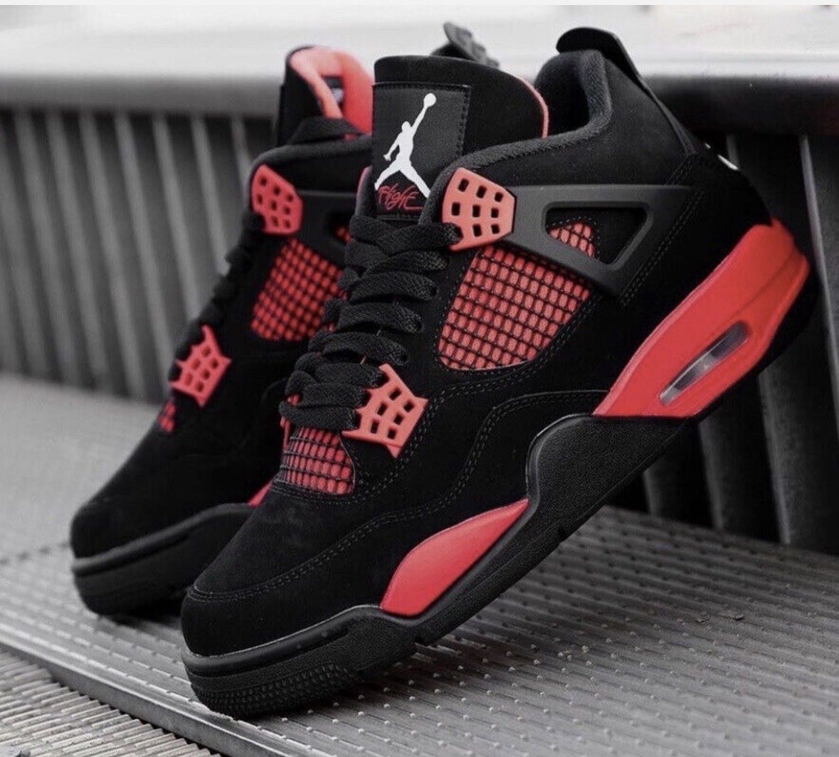 Authentic Nike Air Jordan 4 Bred Black Red (2019) Men's Sneakers - Size 10