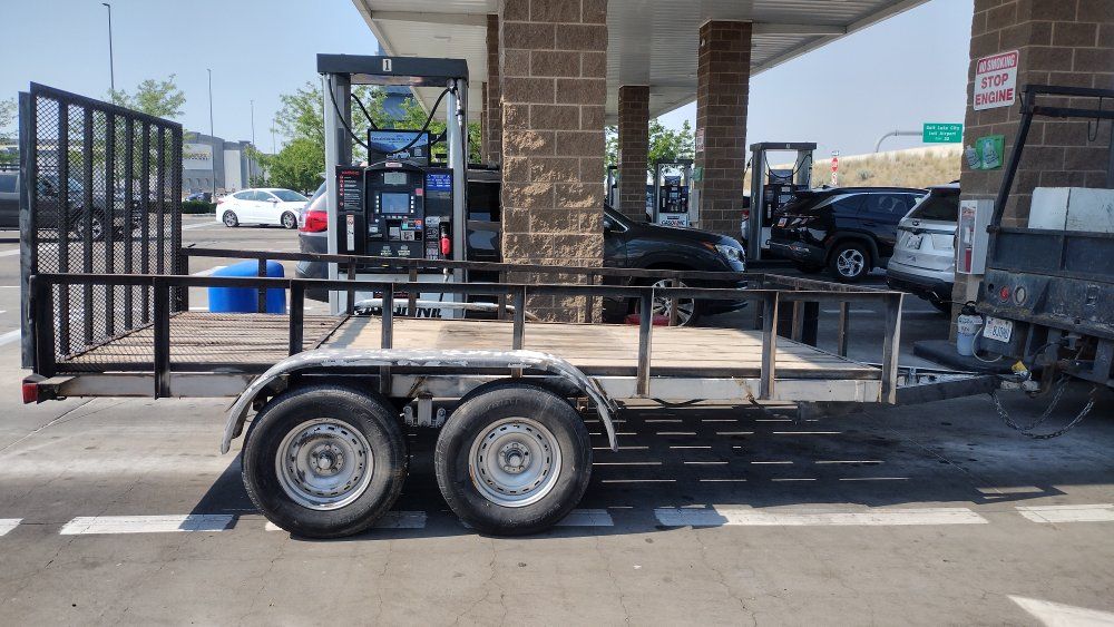 3500 lbs capacity each axle 
Dual axle trailer 
St
