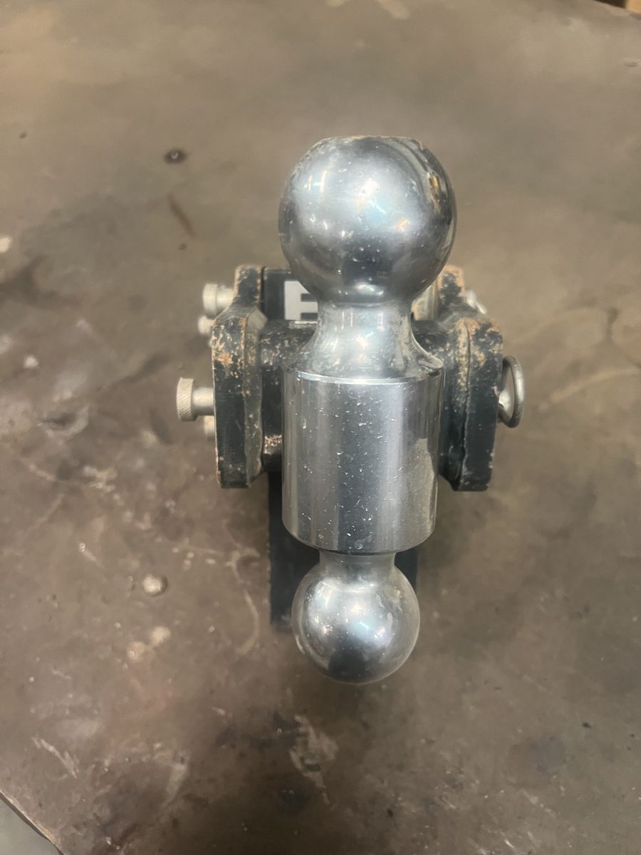 B and W Rear Bumper Hitch