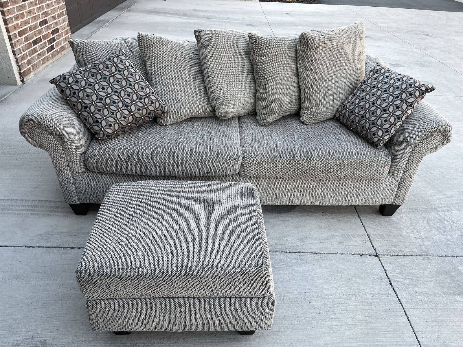 Contemporary Ivory/Brown Tweed Sofa and Ottoman with Decorative Pillows - Good Condition **FREE**