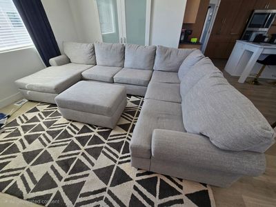 Light Gray Sectional Sofa w Chaise & Ottoman in Like New Condition!