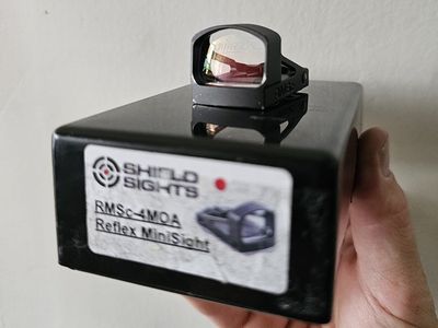 Shield Sights Glass Edition 4 MOA Red Dot Fits RMSc Footprint - RMSC-4MOA-GLASS