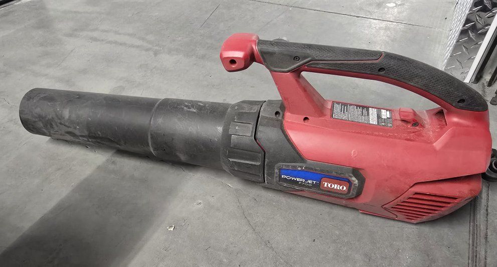 Toro PowerJet F700 Electric Leaf Blower - Powerful Yard Tool, 725 CFM PowerJet™ Corded Electric Leaf Blower (asking price o.b.o.