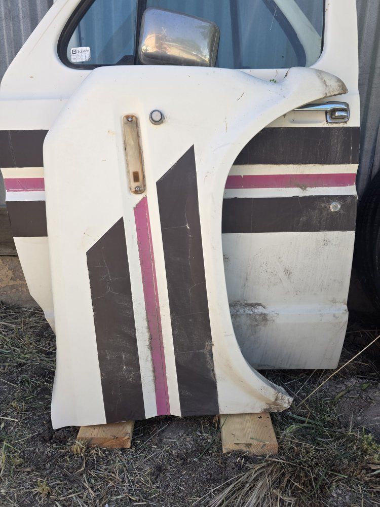 Main image 3
