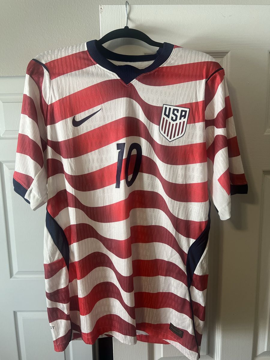 Nike USA Soccer Jersey Men's Size XXL Red/White Striped #10 - World Cup style