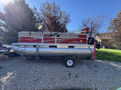 Sun Tracker Party Barge 18 w 2025 Mercury 60HP Outboard