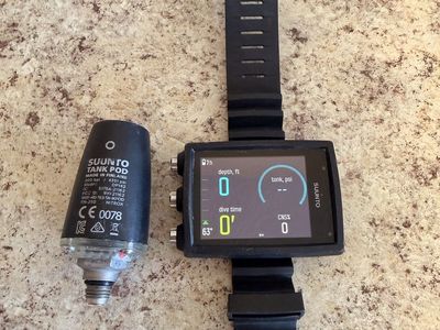 SUUNTO EON CORE DIVE COMPUTER & Tank Pod