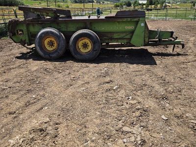 John Deere 660 Manure Spreader