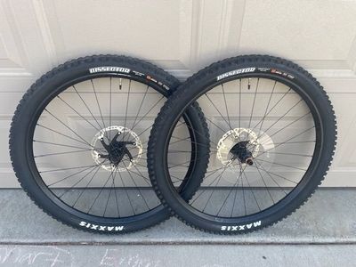 Syncros Revelstoke 2.0 boost wheelset w/ tires/rotors (BRAND-NEW)