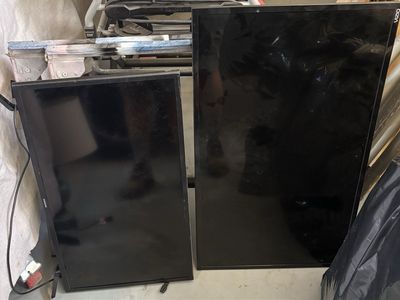 Samsung & Vizio Black Flat Screen TVs - 24" & 32" for Parts/Repair
