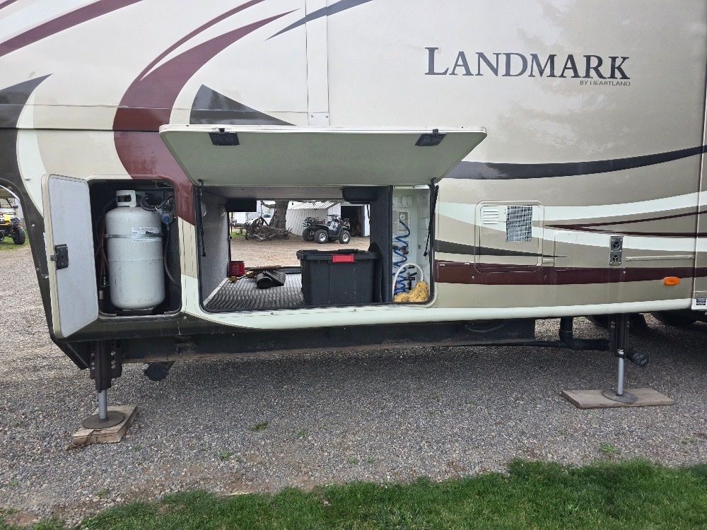 Main image 14