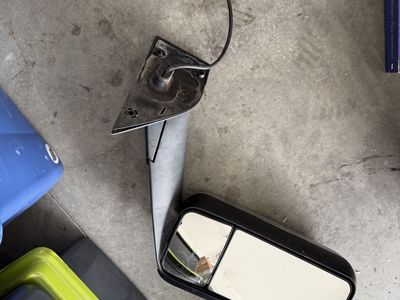 Passenger side mirror 2019 Freightliner Cascadia
