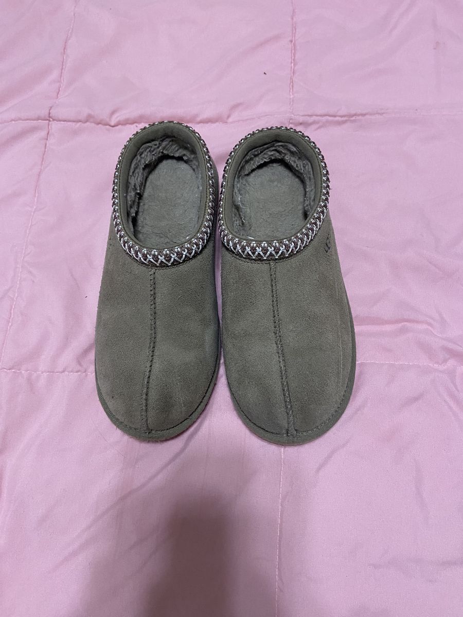 UGG Ansley Slippers Suede Size 5
