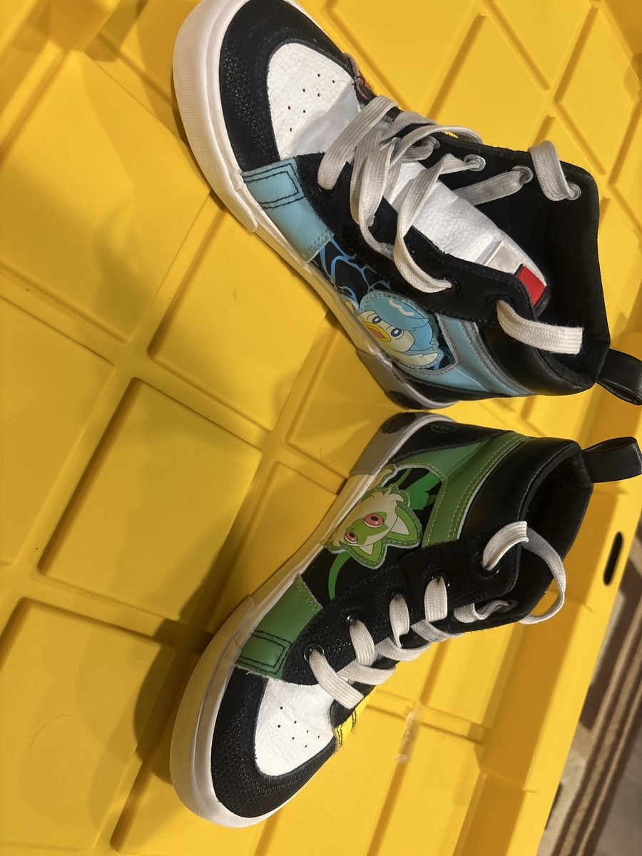Boys Pokémon High-Top Sneakers - Sprigatito & Quaxly Graphics