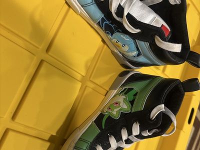Boys Pokémon High-Top Sneakers - Sprigatito & Quaxly Graphics